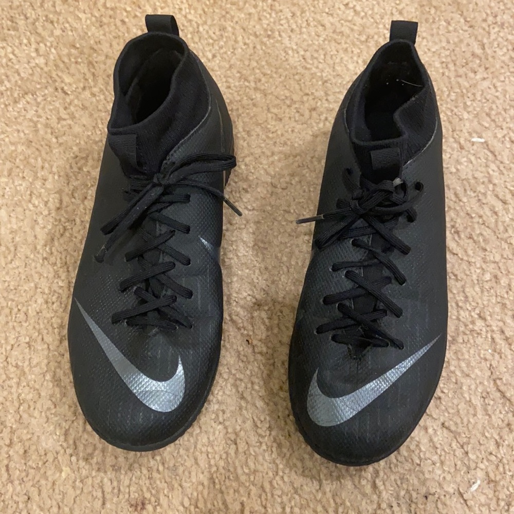 NIKE JR. SUPERFLY VI ACADEMY IC INDOOR SOCCER SHOES SIZE 5.5 YOUTH U.S.